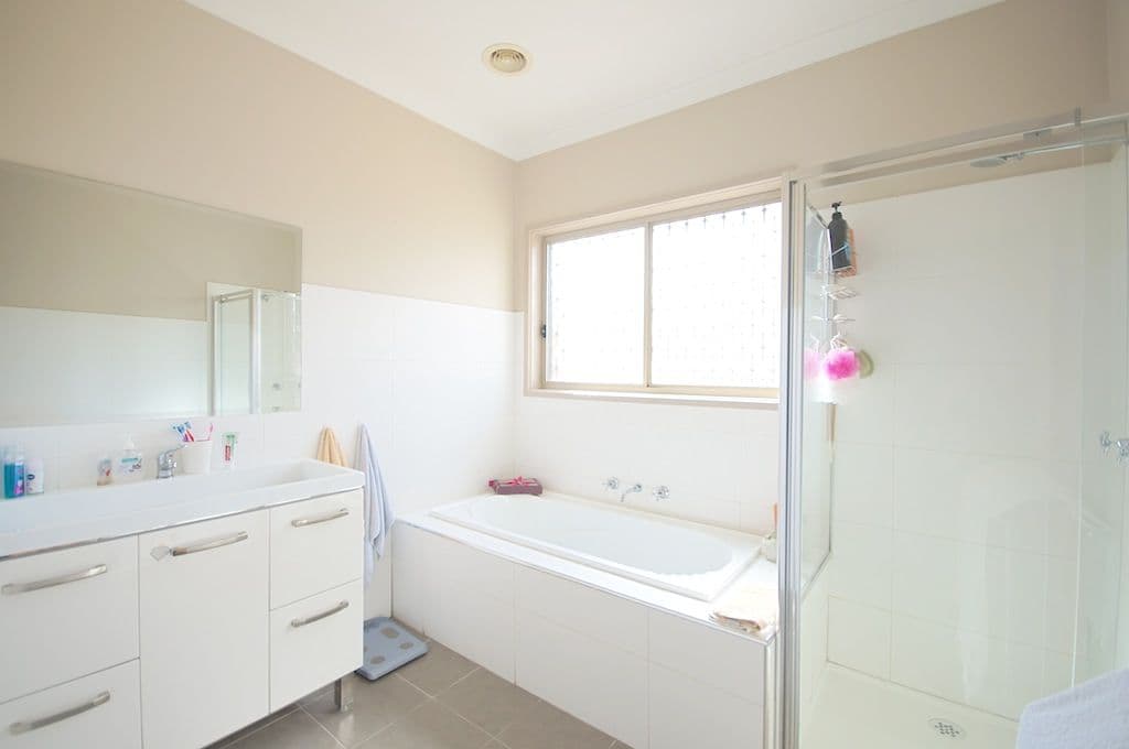 16 Barringo Way, Caroline Springs VIC 3023, Caroline Springs - Thumbnail 8