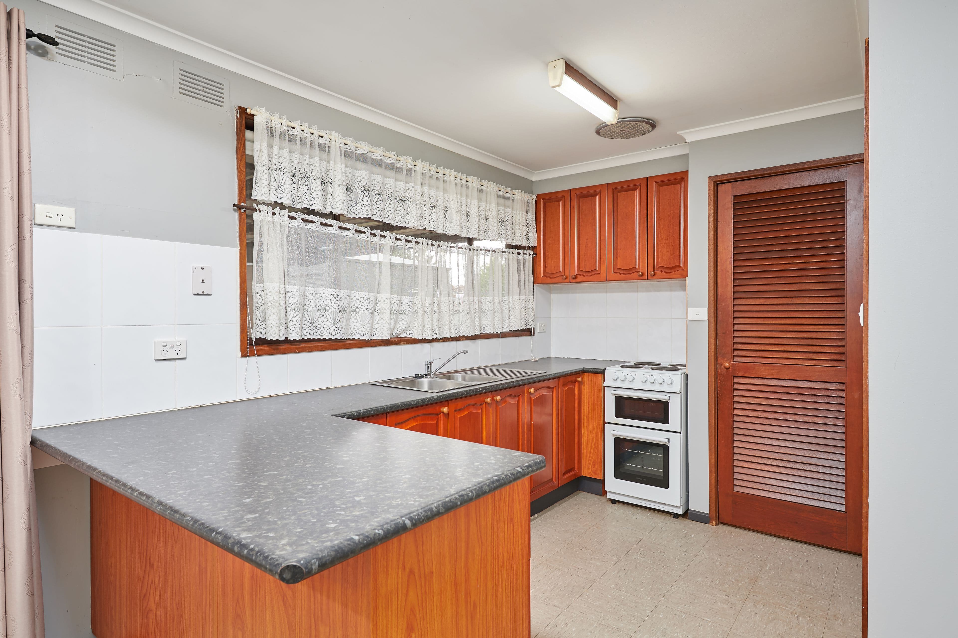80 Vincent Road, Lake Albert - Thumbnail 2