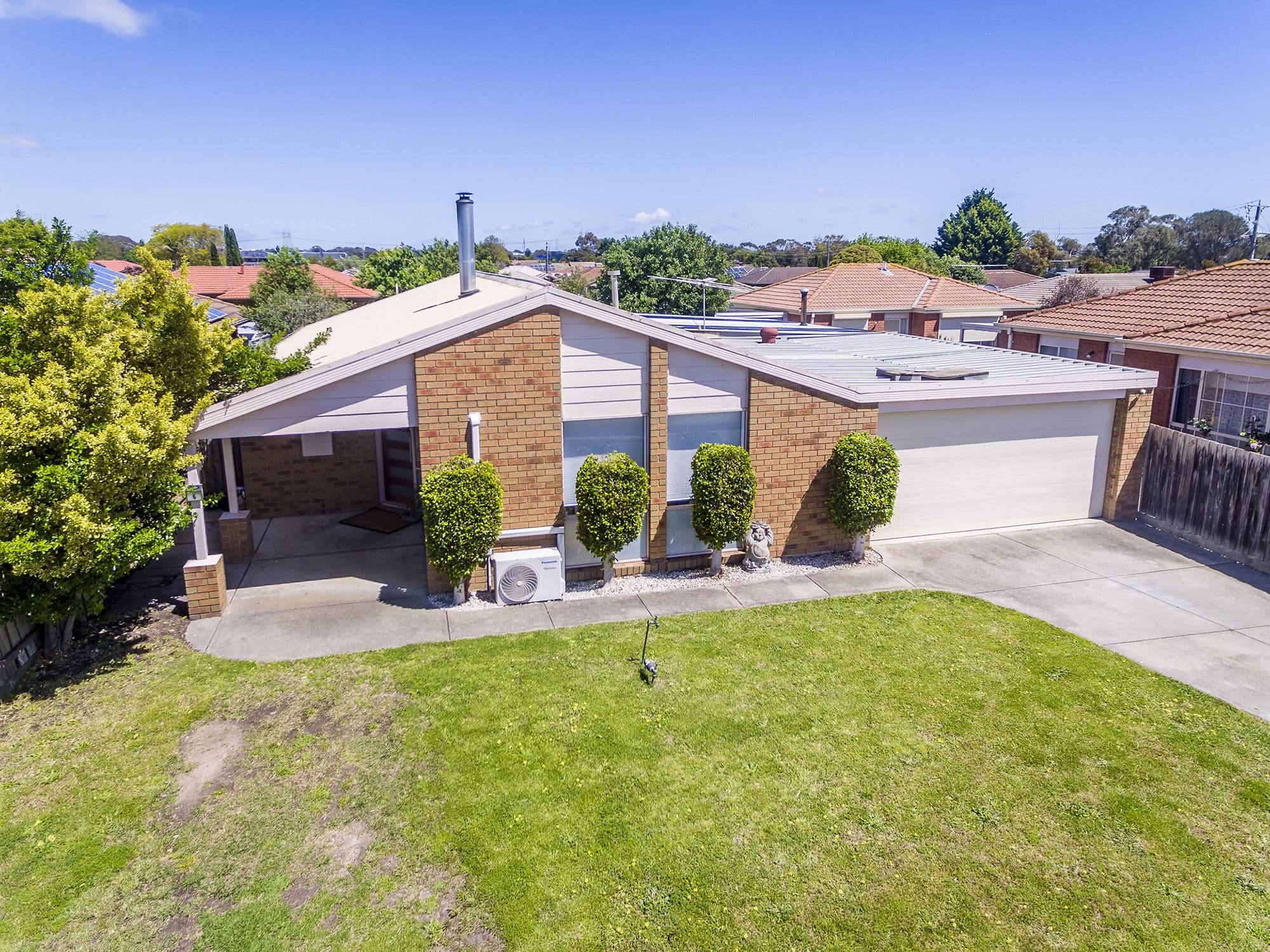 6 Tinara Court, Cranbourne North VIC 3977, Cranbourne North - Thumbnail 2