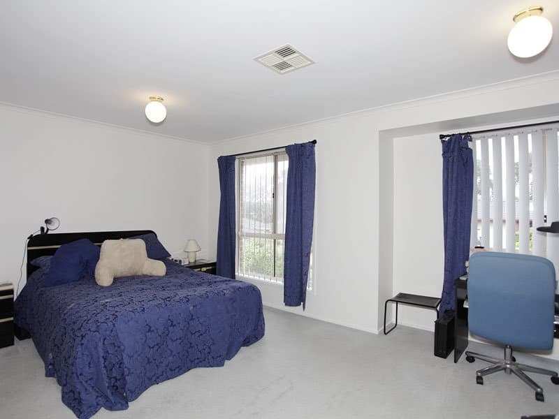 18 Berenwode Circuit, Morphett Vale - Thumbnail 4