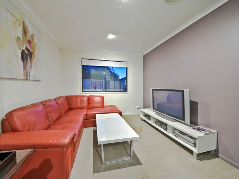 8 Favius Avenue, SEVEN HILLS QLD 4170, Seven Hills - Thumbnail 5