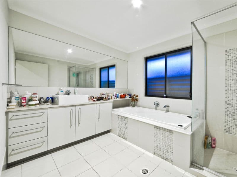 8 Favius Avenue, SEVEN HILLS QLD 4170, Seven Hills - Thumbnail 7