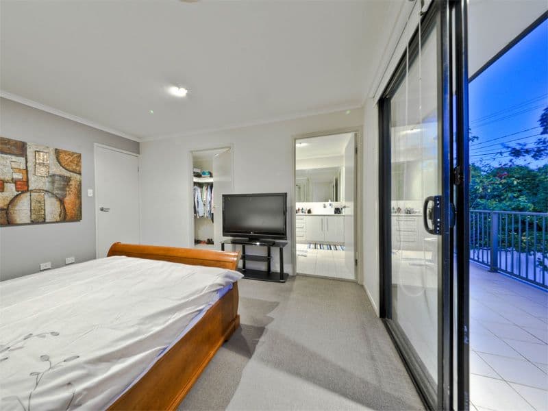 8 Favius Avenue, SEVEN HILLS QLD 4170, Seven Hills - Thumbnail 8