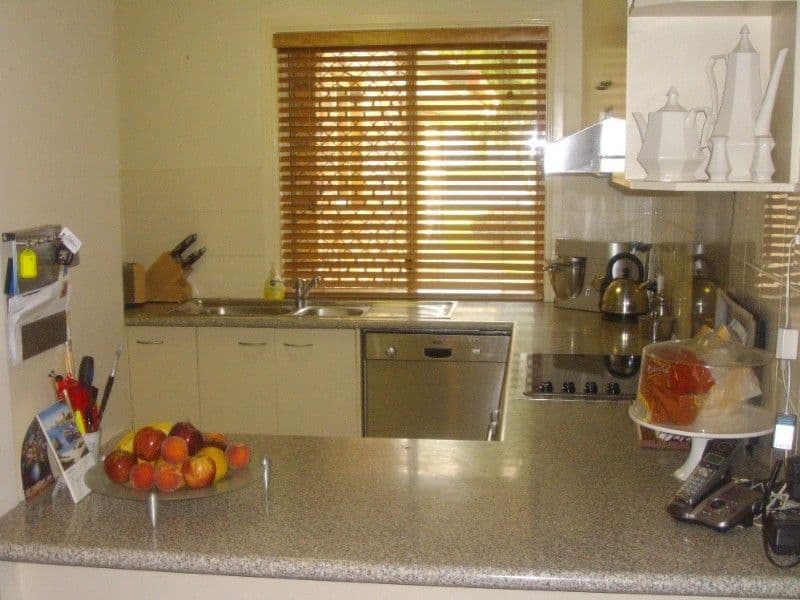 23 Deakin Avenue, SOUTHPORT QLD 4215, Southport - Thumbnail 6