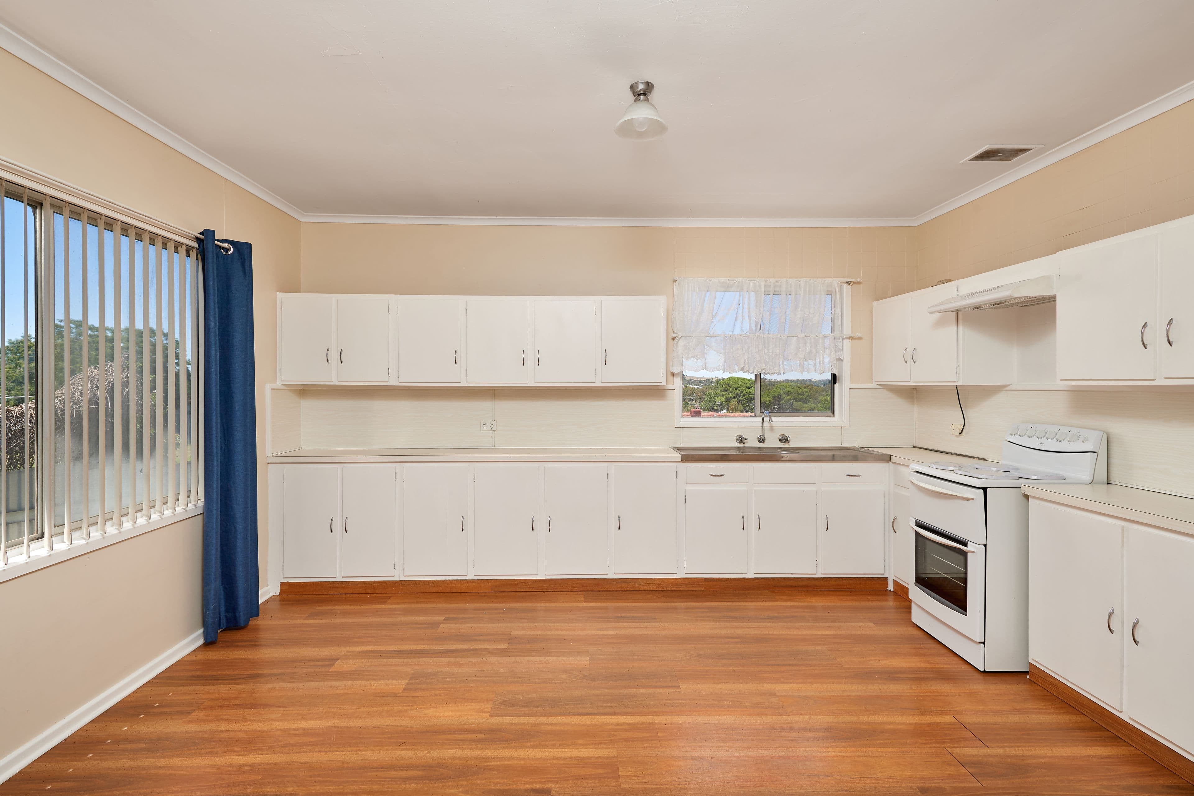 56 Prince Street, Junee NSW 2663, Junee - Thumbnail 2