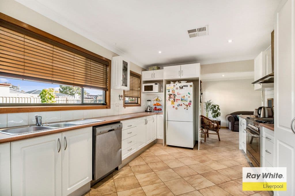 16 Medley Avenue, Liverpool NSW 2170, Liverpool - Thumbnail 2