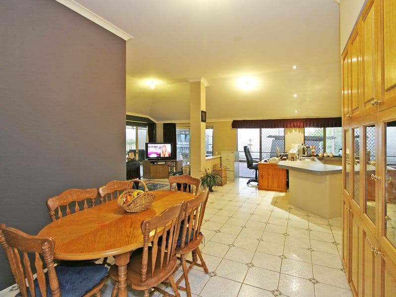 71 Bennett Street, CAVERSHAM WA 6055, Caversham - Thumbnail 2