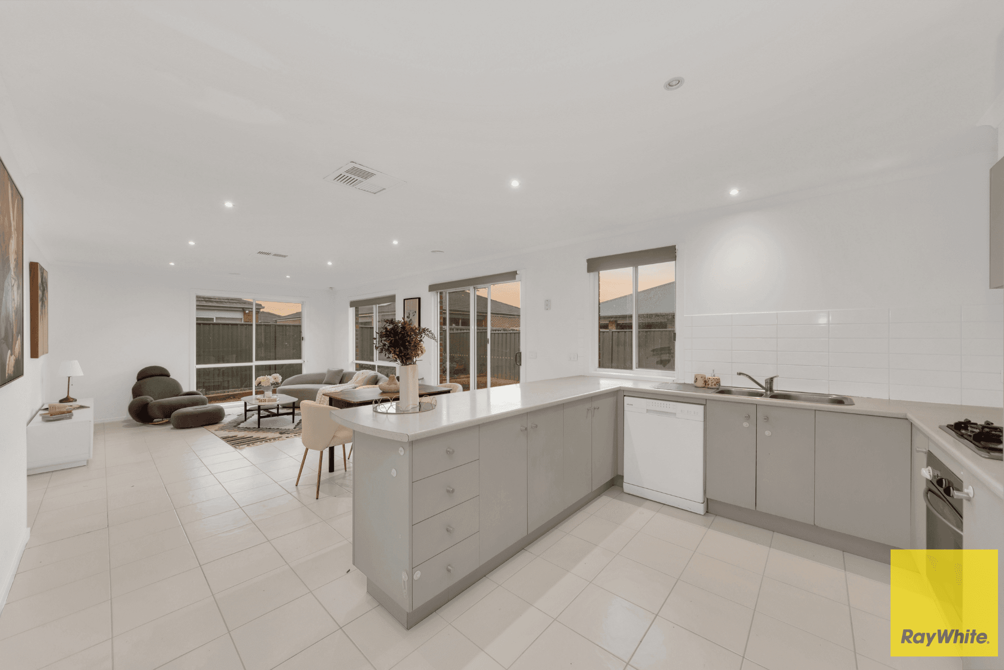 73 Duncombe Park Way, Deer Park VIC 3023, Deer Park - Thumbnail 4