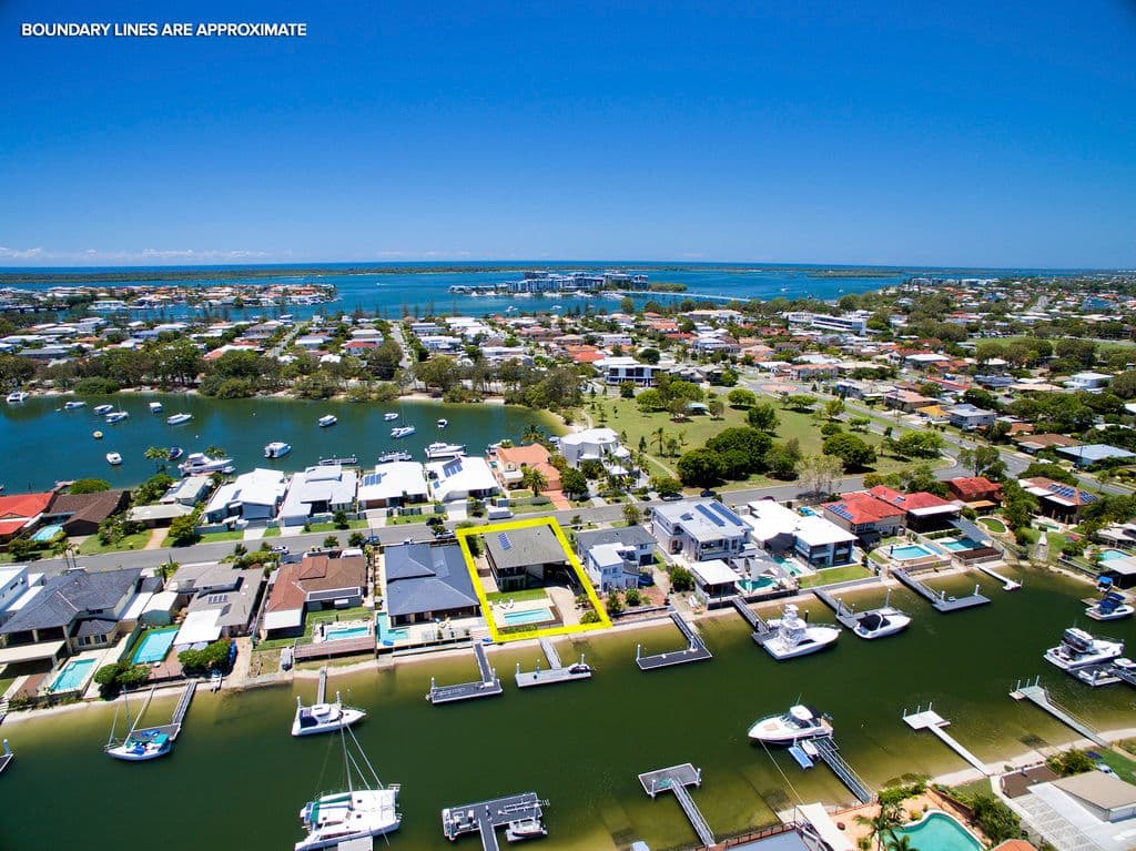 42 Lindsay Parade, Paradise Point QLD 4216, Paradise Point - Thumbnail 2