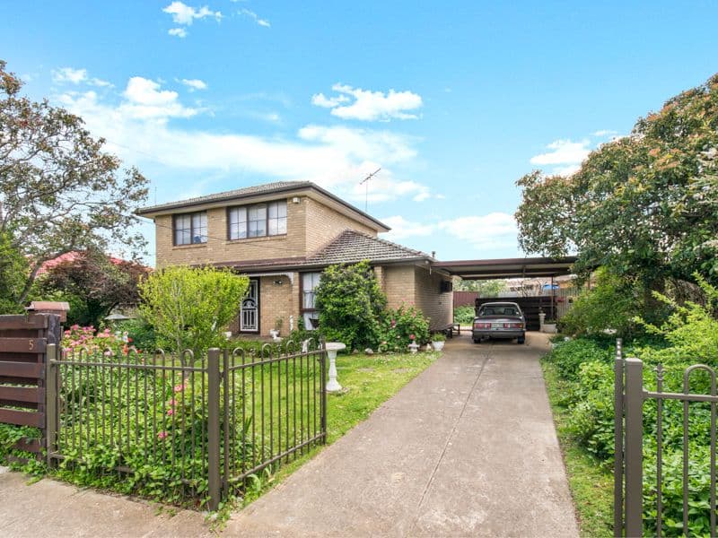5 Forrest Street, Melton South VIC 3338, Melton South - Thumbnail 2