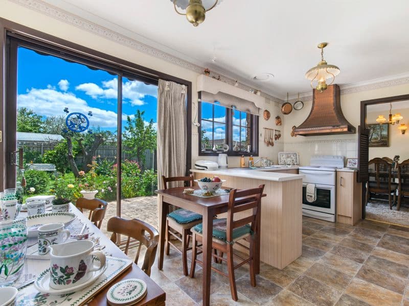 5 Forrest Street, Melton South VIC 3338, Melton South - Thumbnail 4