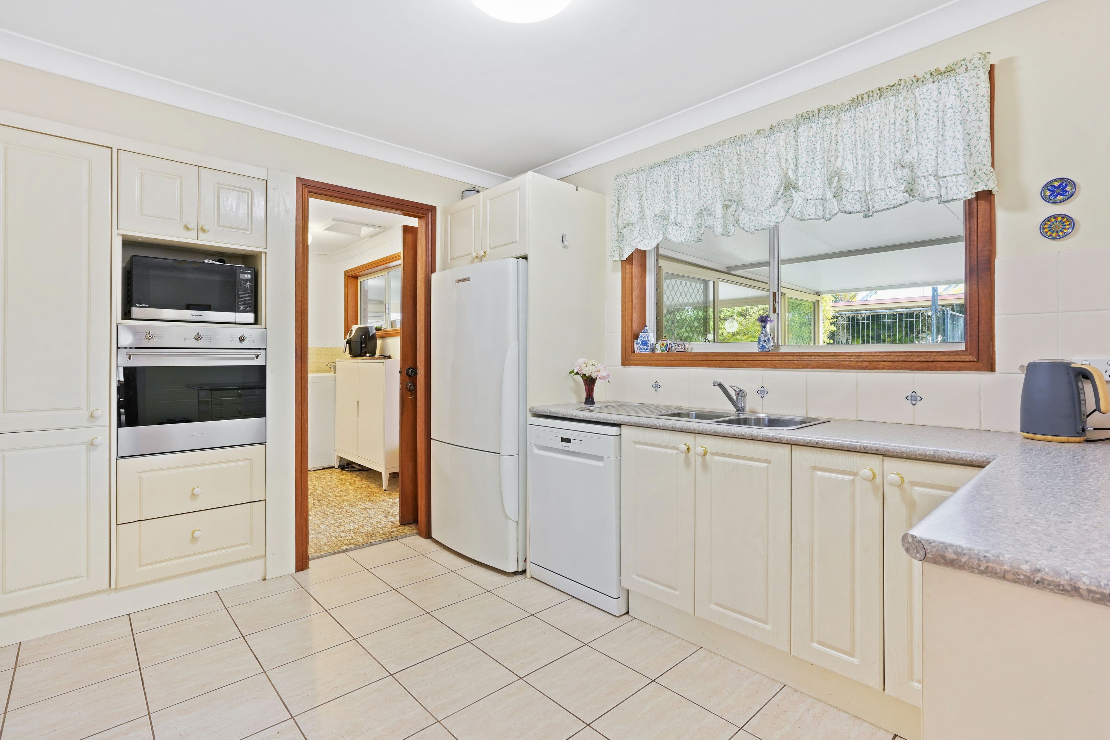 6 Chiltern Crescent, Castle Hill NSW 2154, Castle Hill - Thumbnail 5