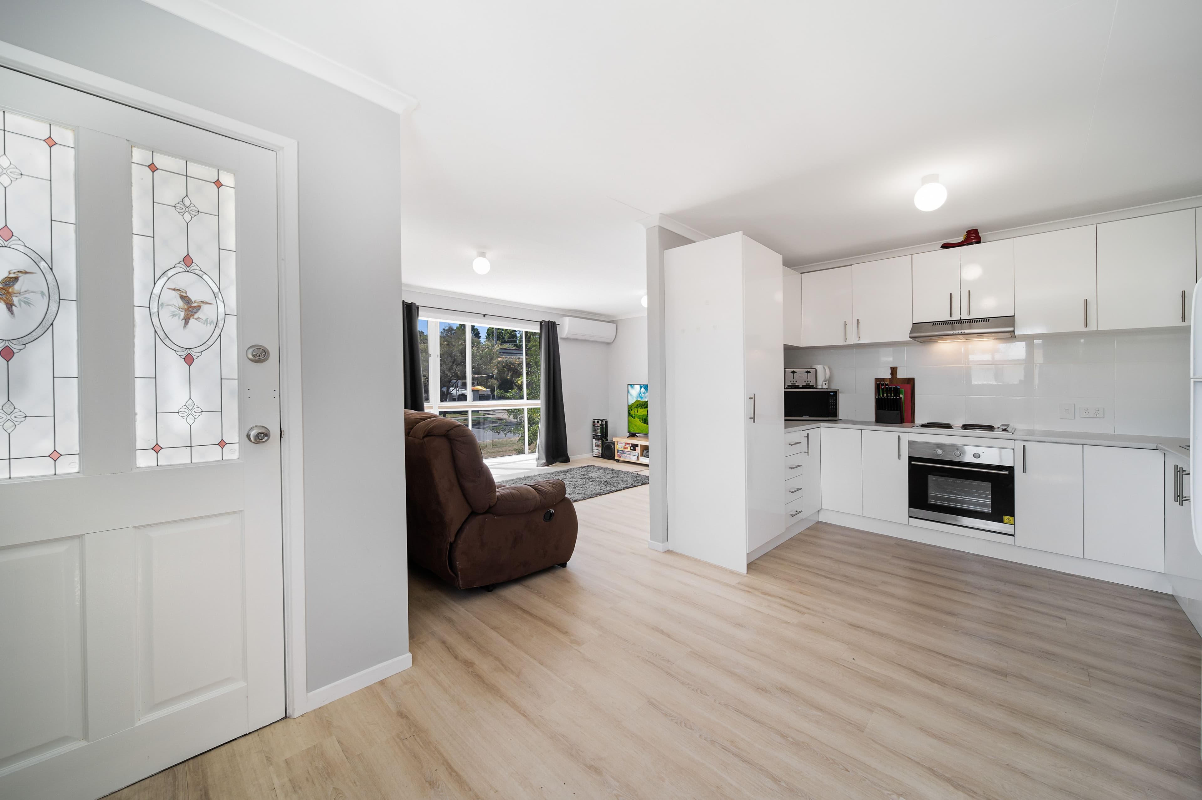 12 Oakland Avenue, Woodridge QLD 4114, Woodridge - Thumbnail 2