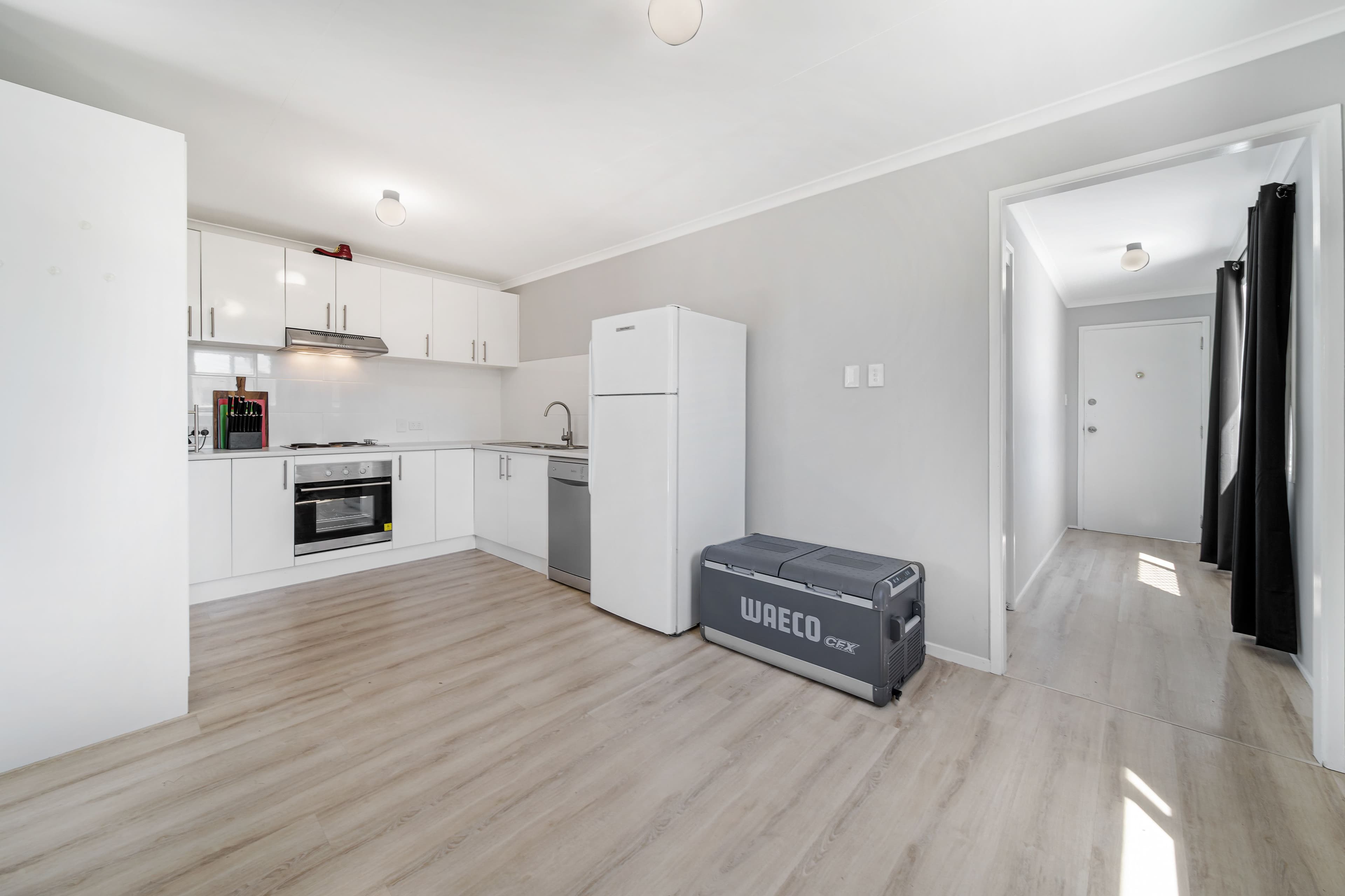 12 Oakland Avenue, Woodridge QLD 4114, Woodridge - Thumbnail 3