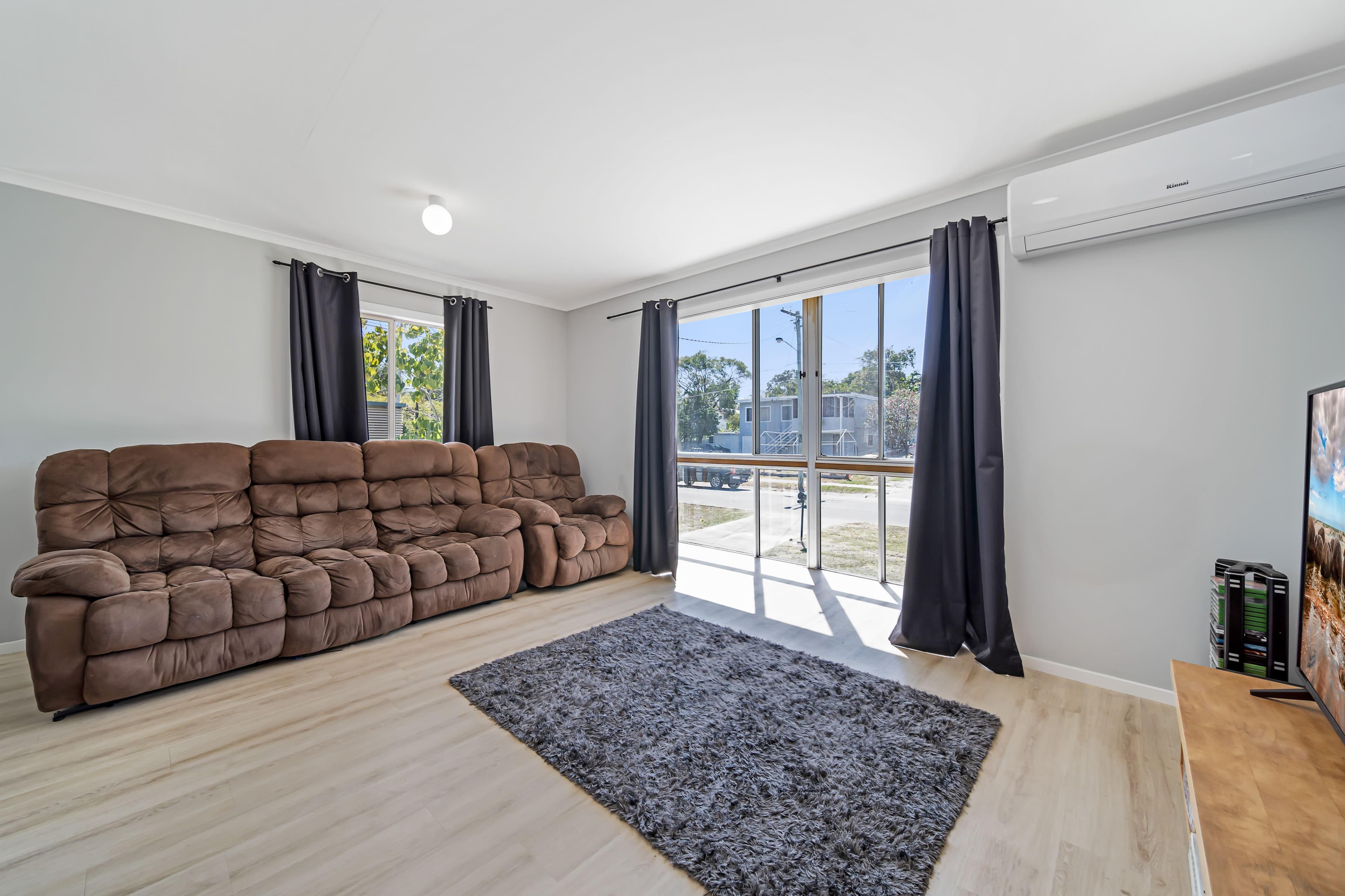 12 Oakland Avenue, Woodridge QLD 4114, Woodridge - Thumbnail 4