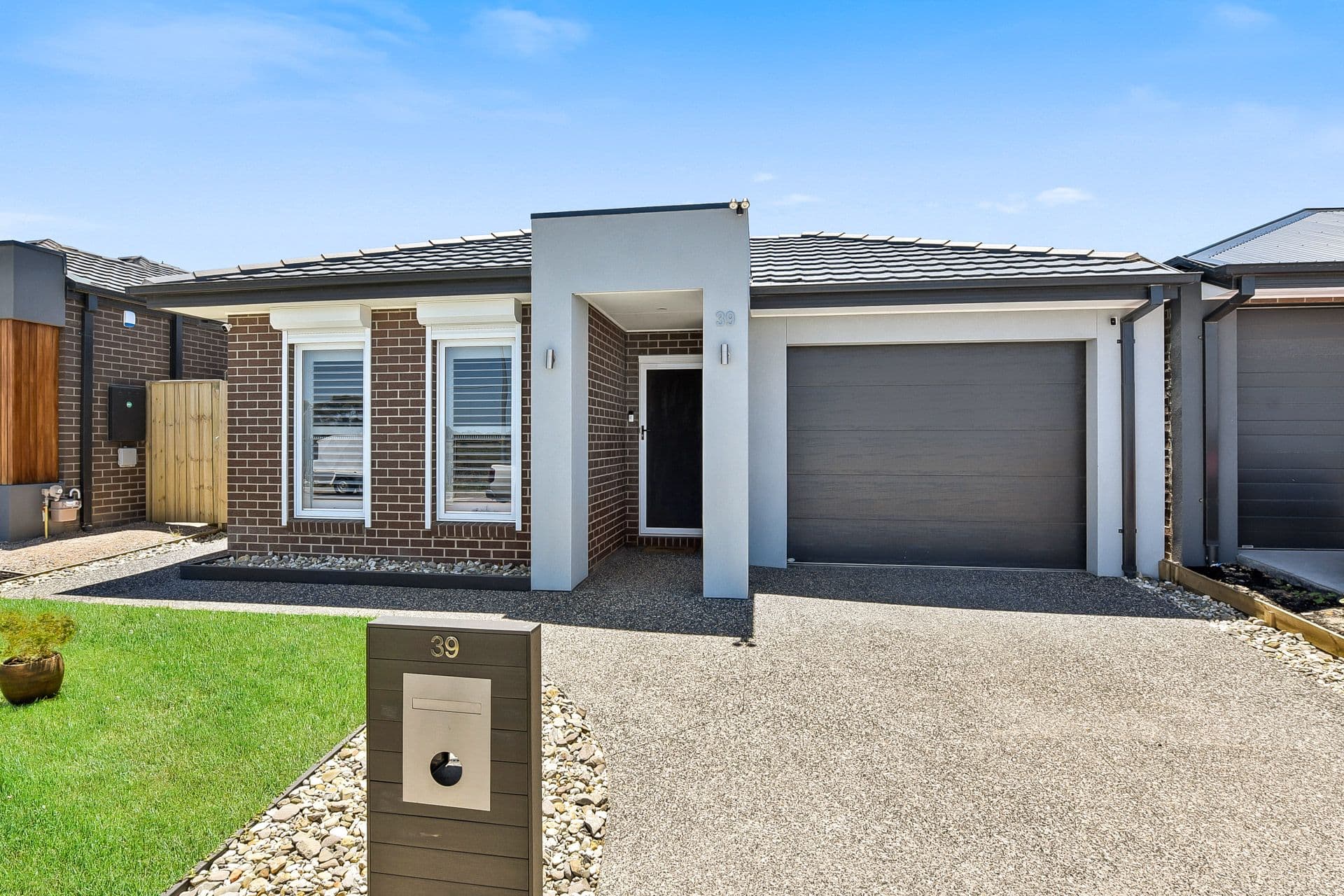 39 Dewhurst Circuit, Cranbourne East VIC 3977, Cranbourne East - Thumbnail 2