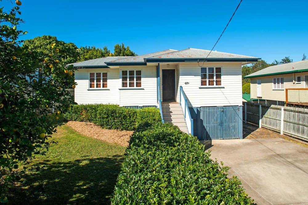 27 Oates Avenue, HOLLAND PARK QLD 4121, Holland Park - Image 1