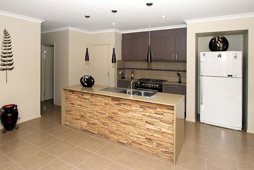 30 Moffat Drive, LALOR VIC 3075, Lalor - Thumbnail 2