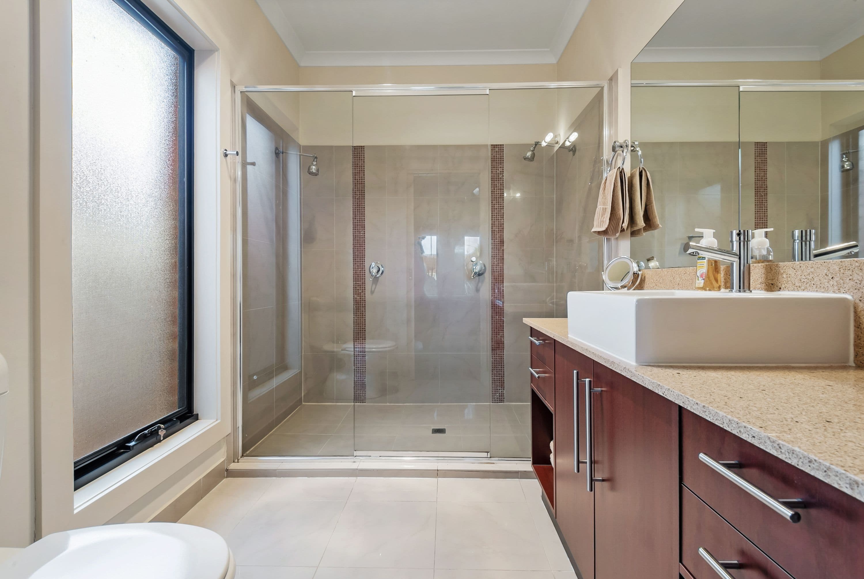 23 Noble Way, Sunbury, Sunbury - Thumbnail 3