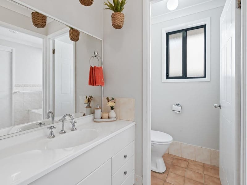 38 Nelmes Road, Blue Haven - Thumbnail 3