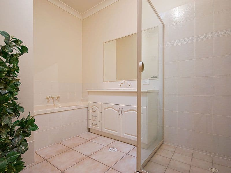 27 Mapleton Crescent, FOREST LAKE QLD 4078, Forest Lake - Thumbnail 7