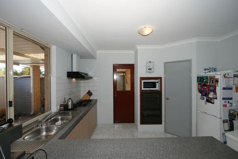 14 Stradbroke Place, BALLAJURA WA 6066, Ballajura - Thumbnail 8