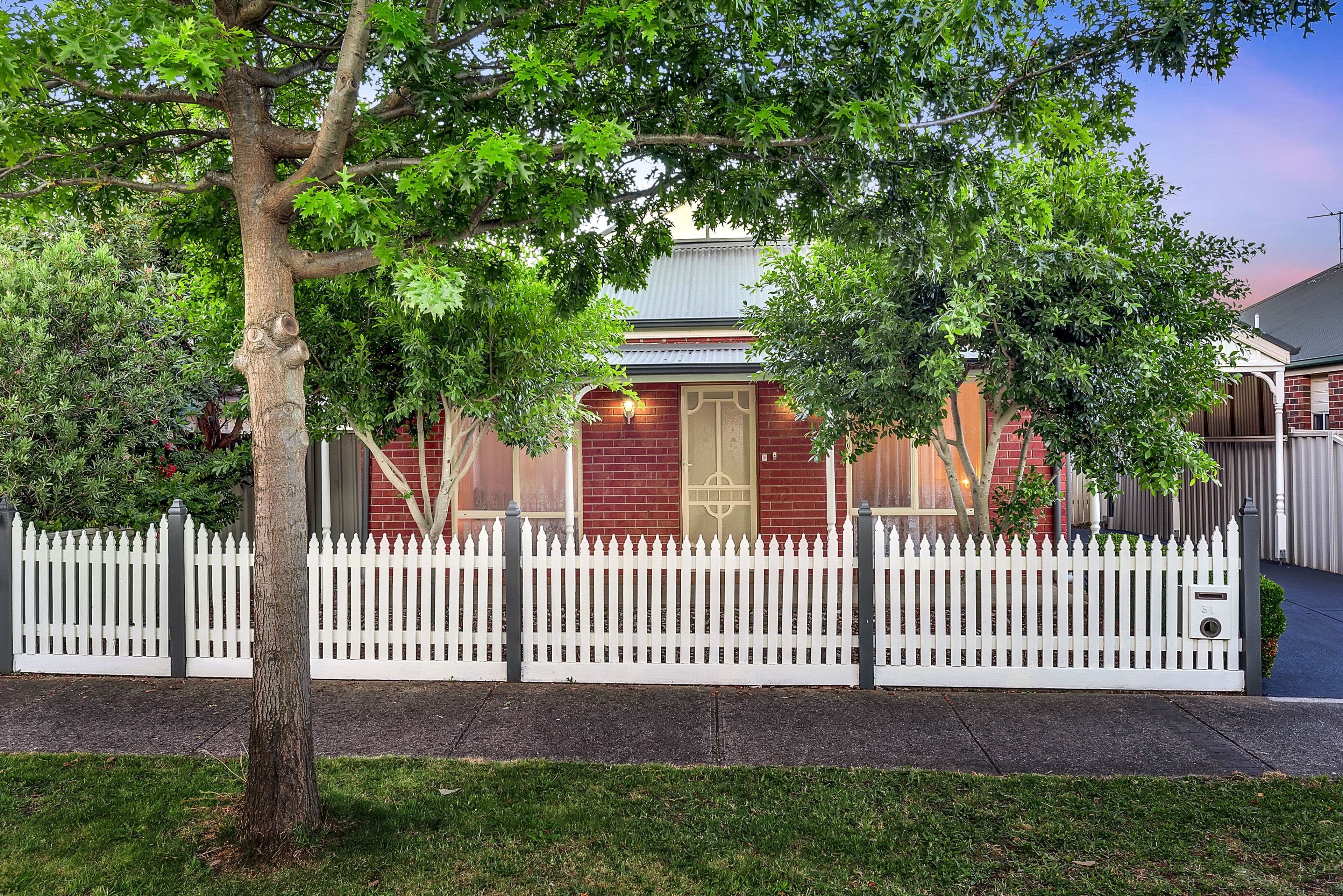 31 Woodlea Crescent, Craigieburn VIC 3064, Craigieburn - Thumbnail 2