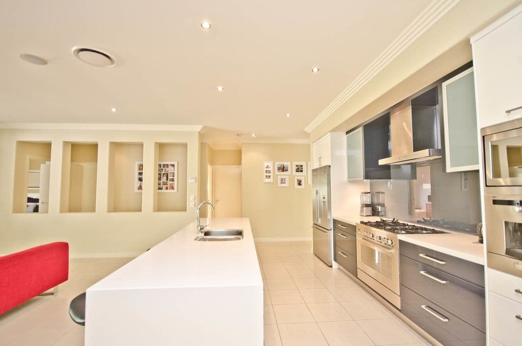 10 Waterview Crescent, Sorrento QLD 4217, Sorrento - Thumbnail 3