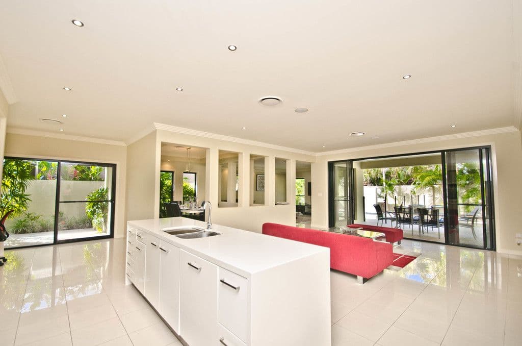 10 Waterview Crescent, Sorrento QLD 4217, Sorrento - Thumbnail 4