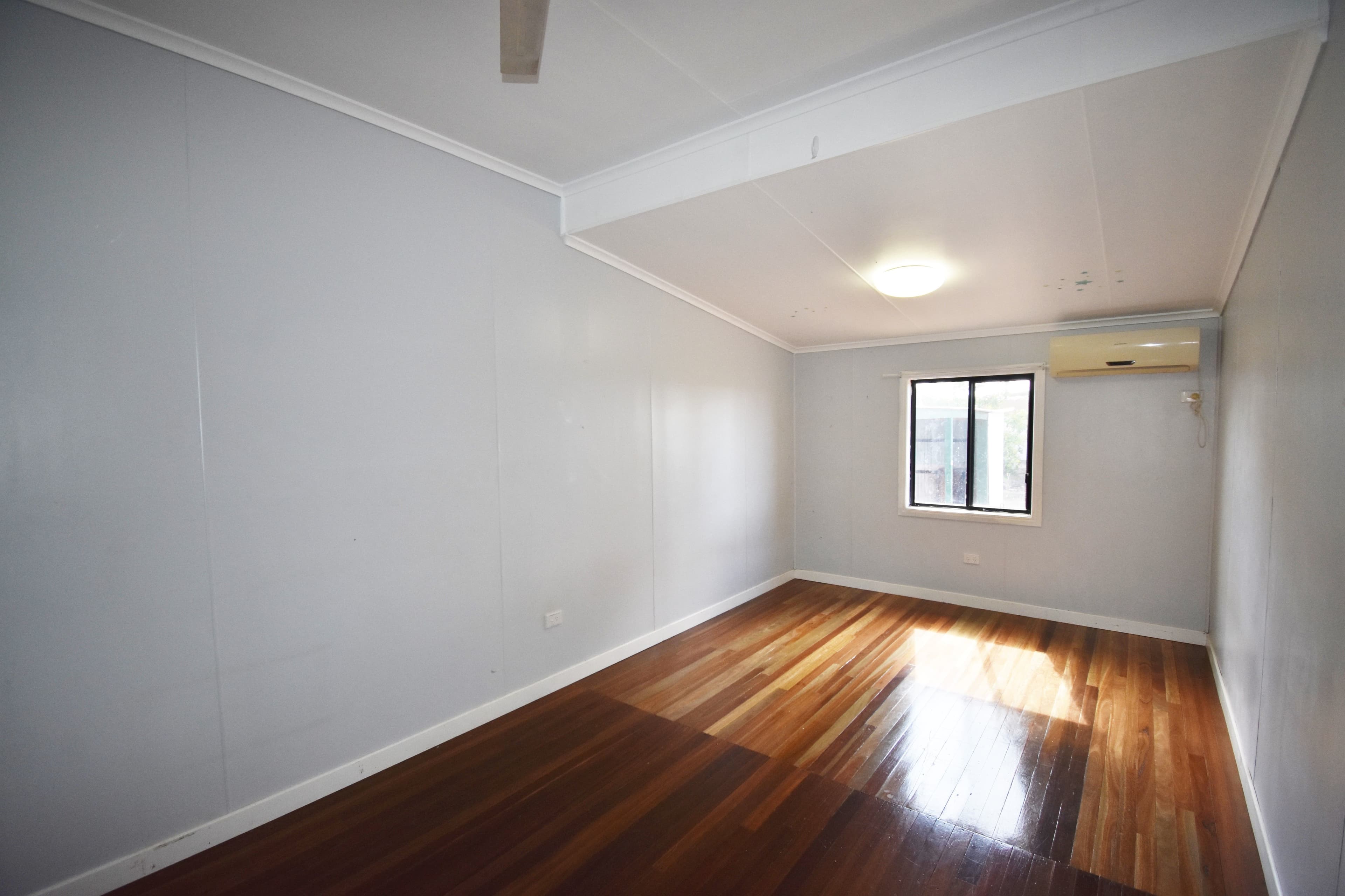 74-76 Mitchell Street, Ilfracombe QLD 4727, Ilfracombe - Thumbnail 8