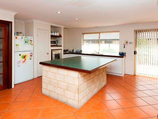 4 Triefus Lane, CANNING VALE WA 6155, Canning Vale - Thumbnail 2