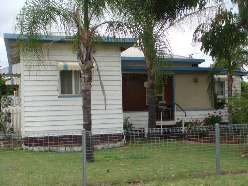 10  Wambo Street, CHINCHILLA QLD 4413, Chinchilla - Thumbnail 2