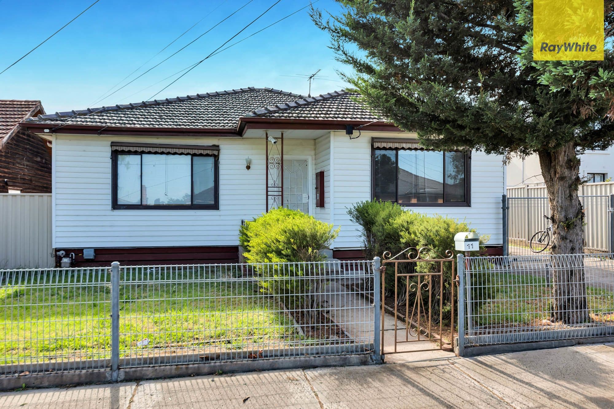 11 Vincent Avenue, St Albans VIC 3021, St Albans - Thumbnail 2