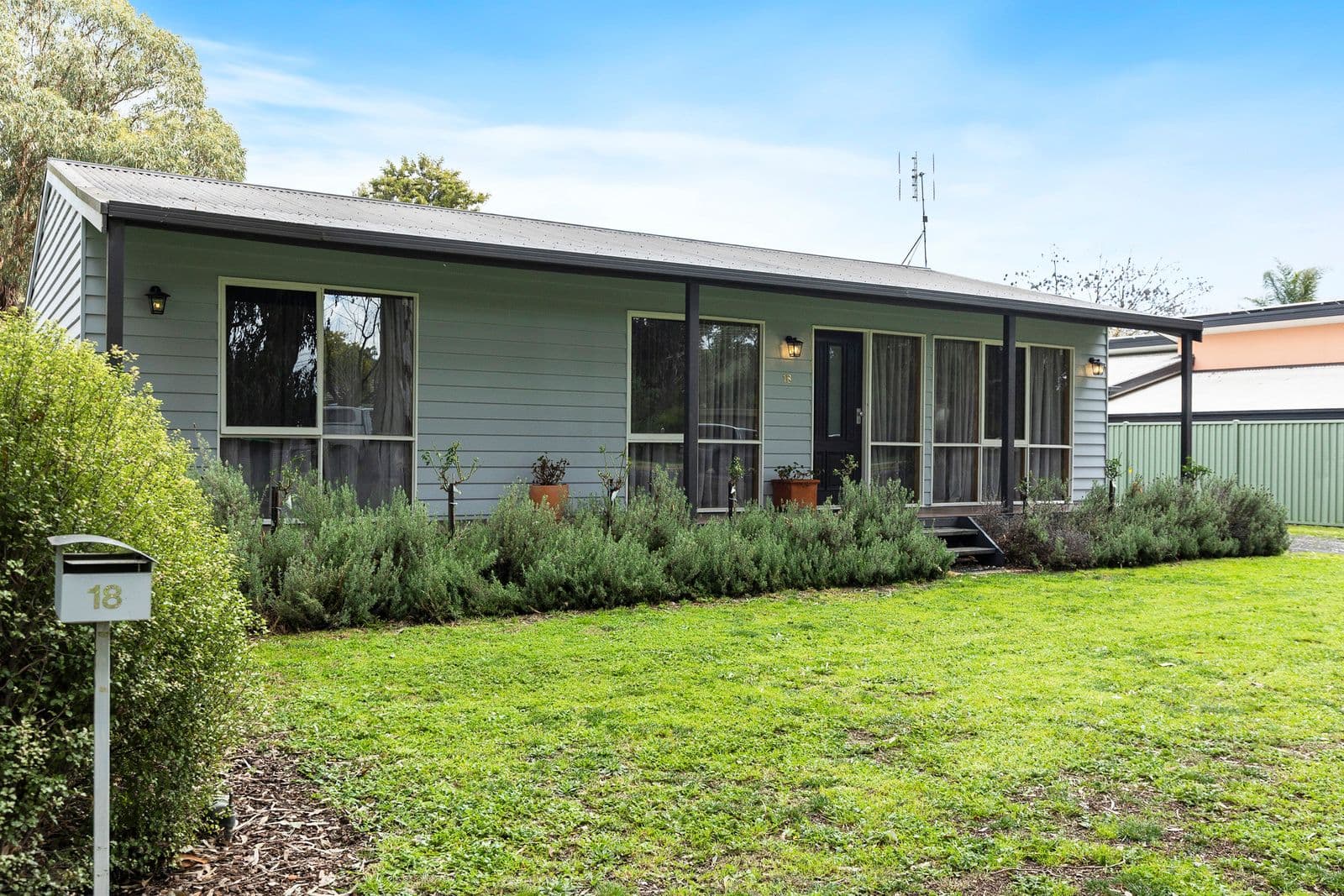 18 Anderson Street, Avenel VIC 3664, Avenel - Thumbnail 2
