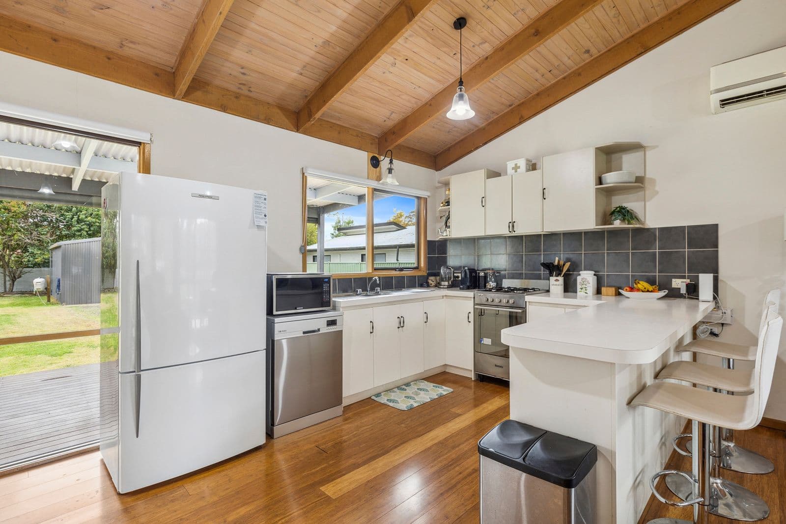 18 Anderson Street, Avenel VIC 3664, Avenel - Thumbnail 3