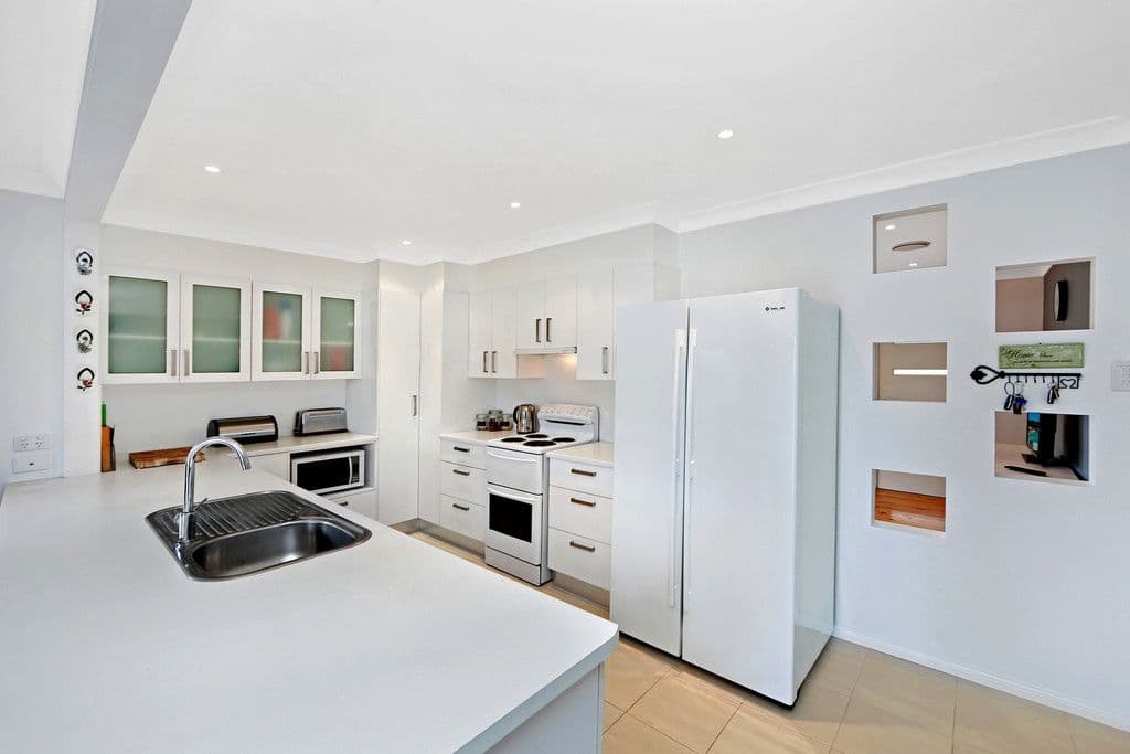 29 Kathleen White Crescent, Killarney Vale - Thumbnail 3