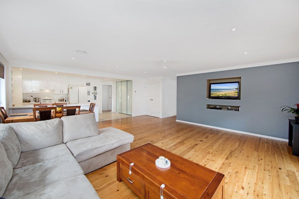 29 Kathleen White Crescent, Killarney Vale - Thumbnail 6