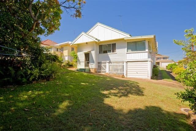 25 Iveagh Avenue, HOLLAND PARK WEST QLD 4121, Holland Park West - Thumbnail 2