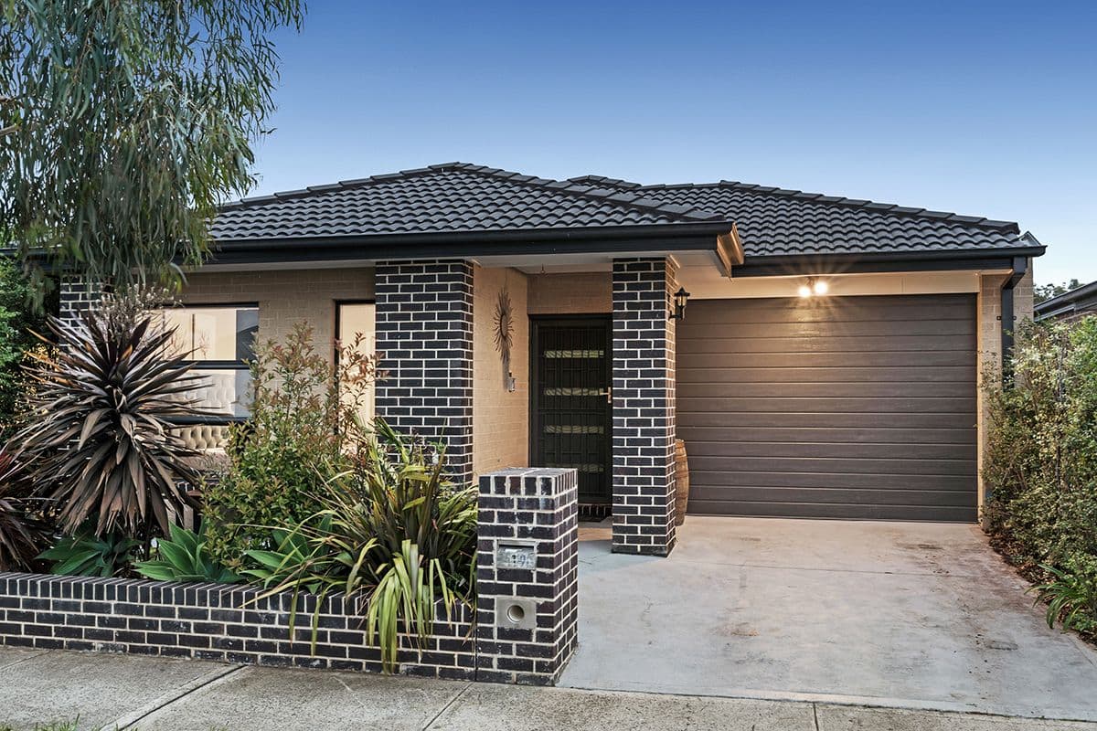 19 Woodgrove Street, Craigieburn VIC 3064, Craigieburn - Image 1