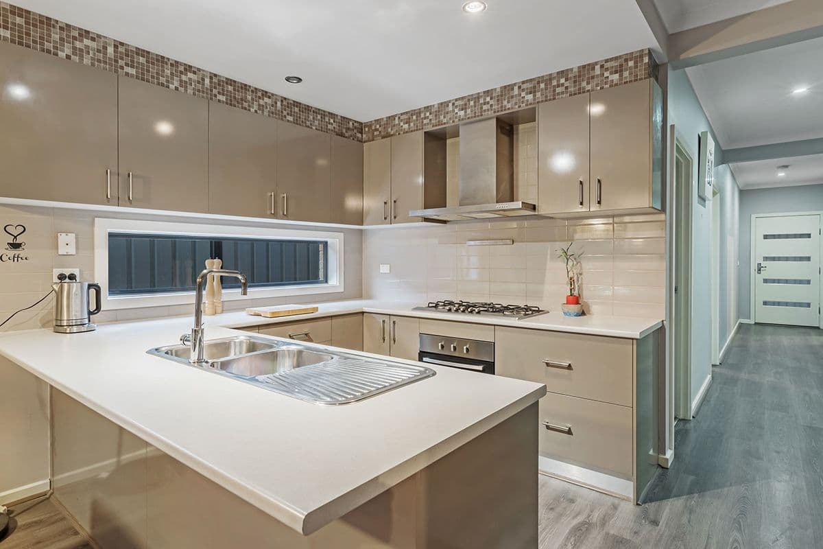 19 Woodgrove Street, Craigieburn VIC 3064, Craigieburn - Thumbnail 3