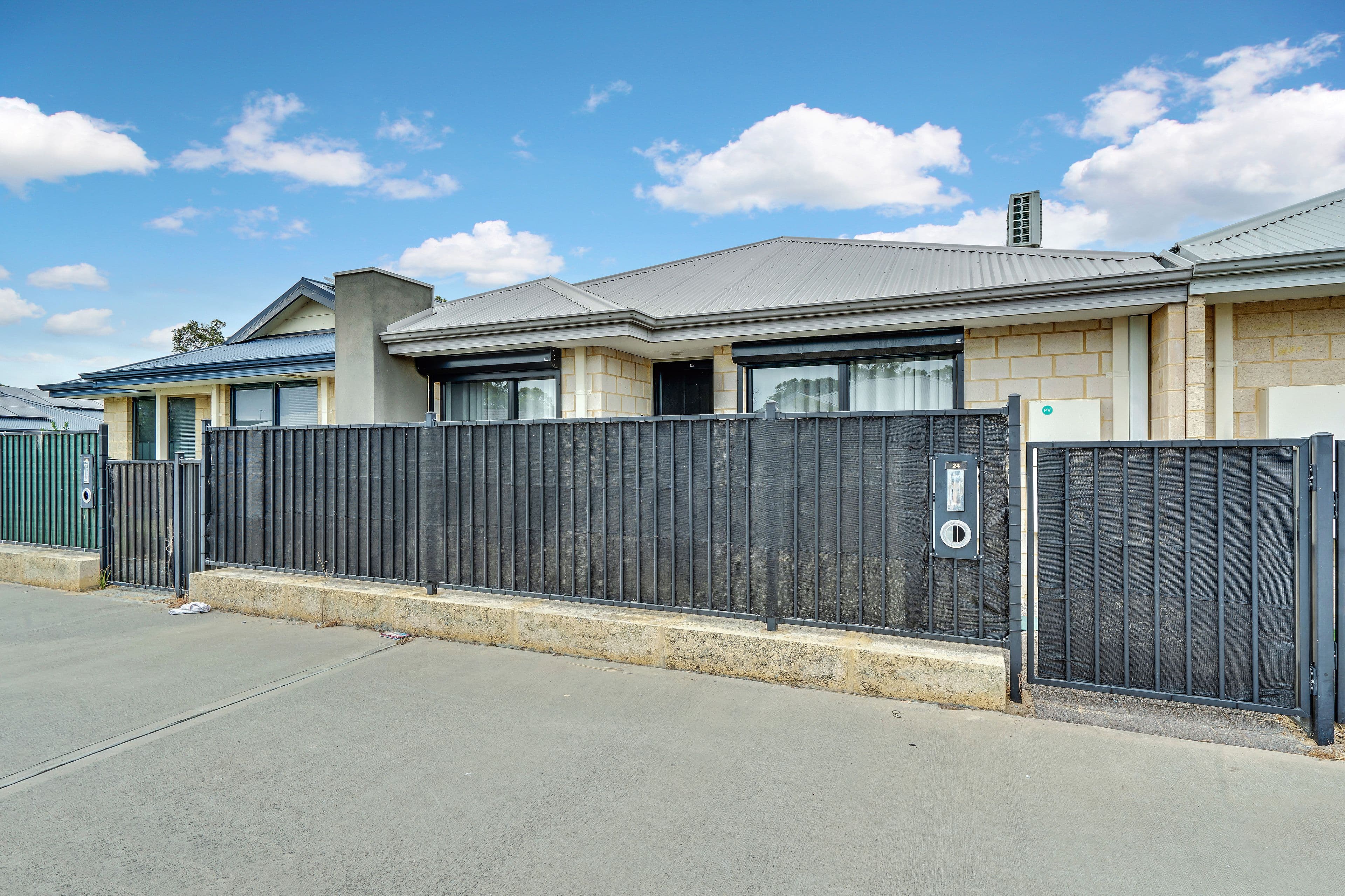 24 Clarendon Circuit, Lakelands WA 6180, Lakelands - Thumbnail 2