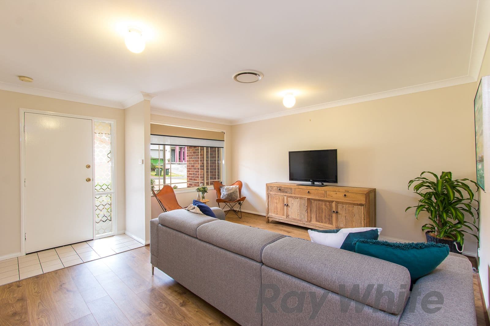 1 Roberts Circuit, Lambton - Thumbnail 2