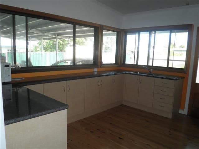 1-3 Downs Street, ROMA QLD 4455, Roma - Thumbnail 3