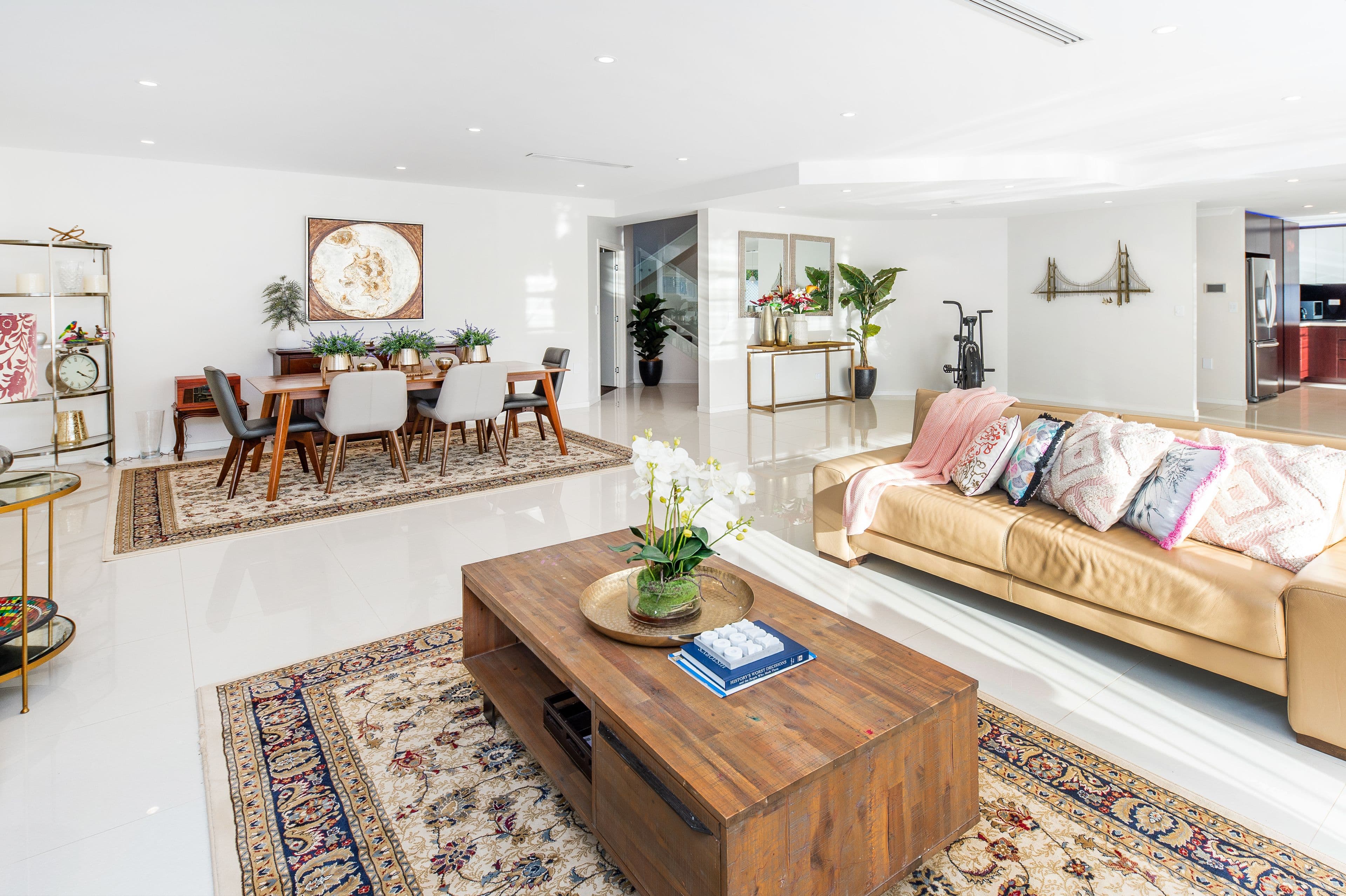 4 Gibraltar Drive, Isle Of Capri QLD 4217, Isle Of Capri - Thumbnail 2