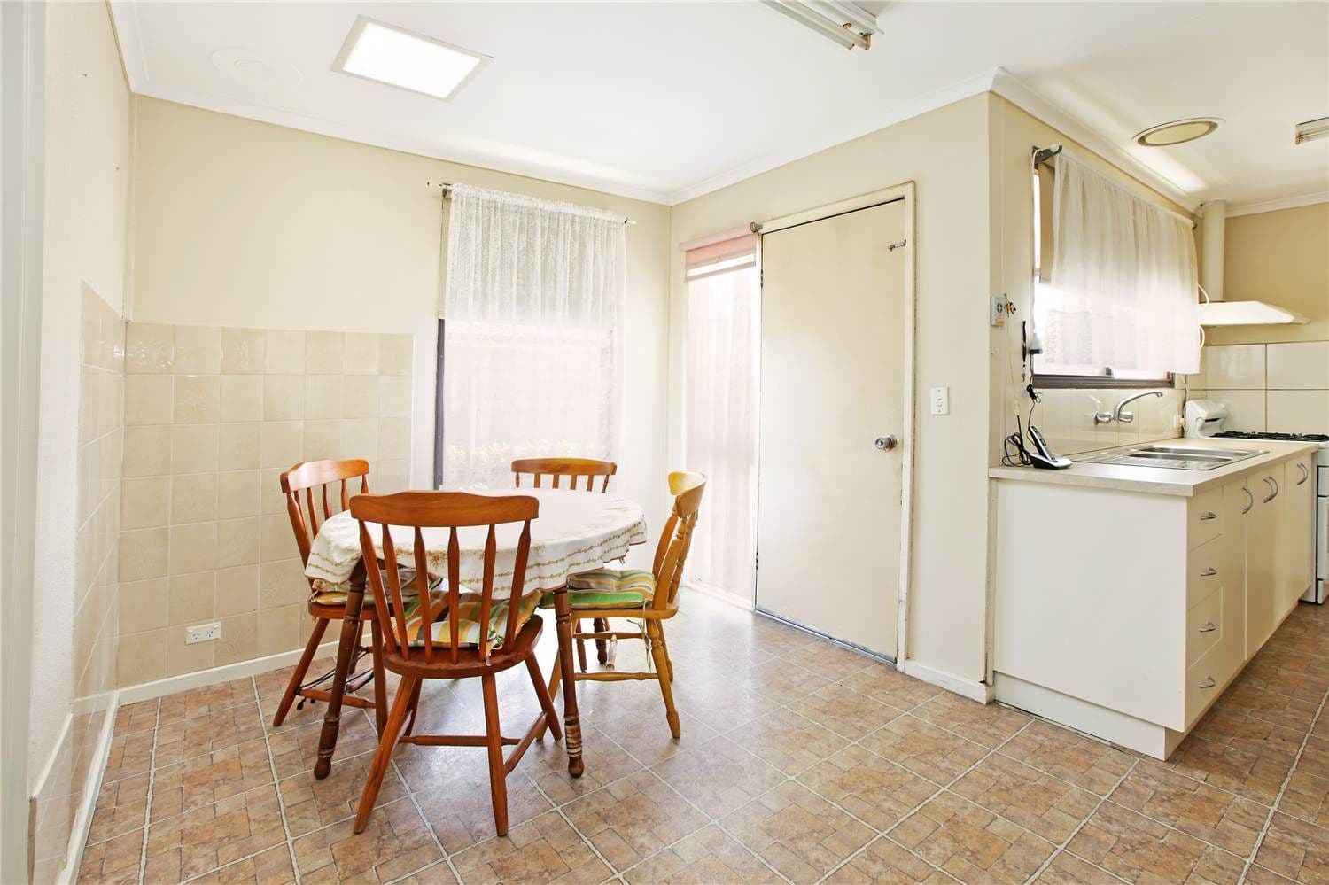 100 Fairbairn Drive, CORIO VIC 3214, Corio - Thumbnail 4