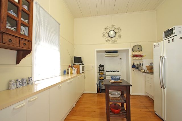 49 Lowry Street, NORTH IPSWICH QLD 4305, North Ipswich - Thumbnail 4