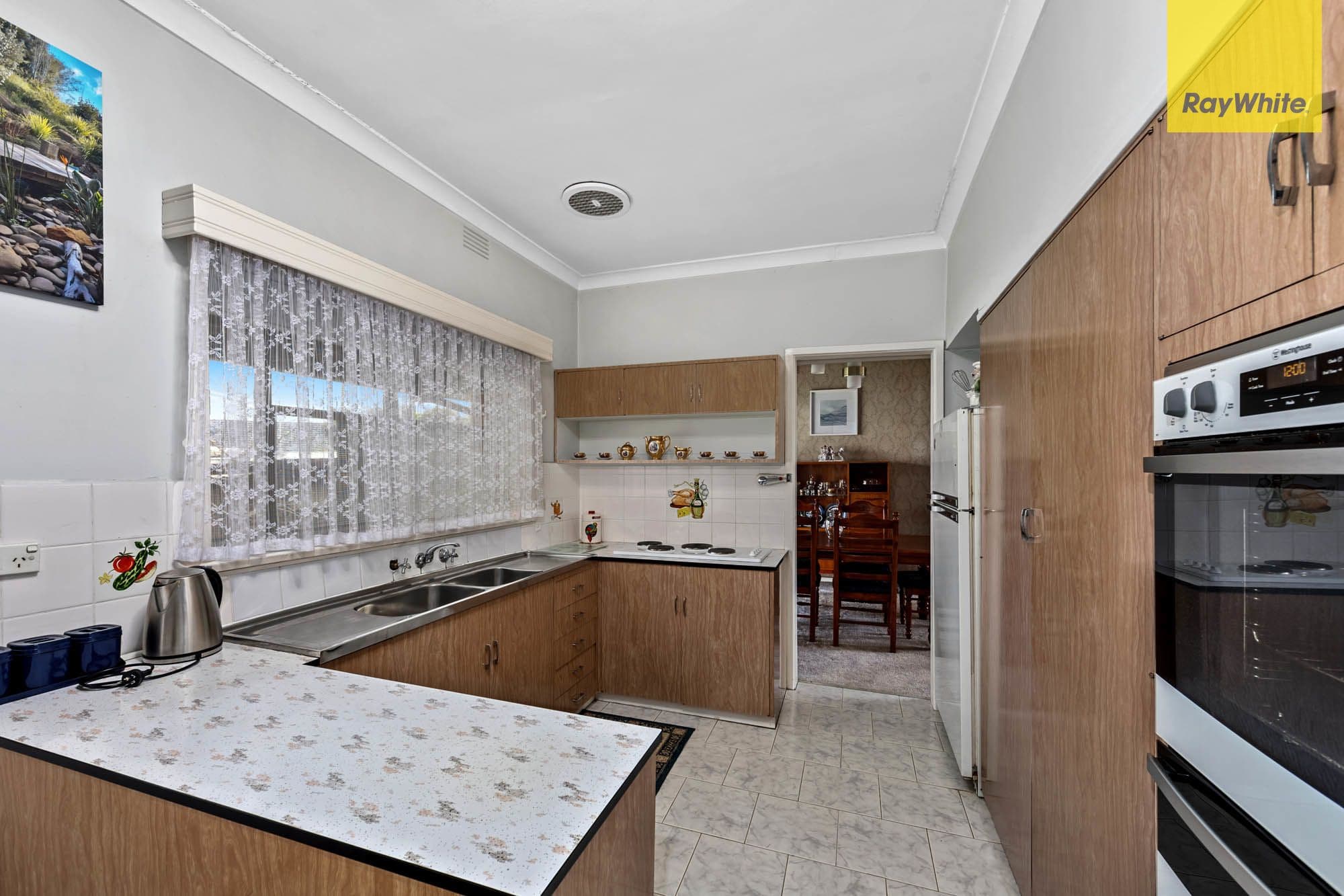 16 Clacton Street, St Albans VIC 3021, St Albans - Thumbnail 4