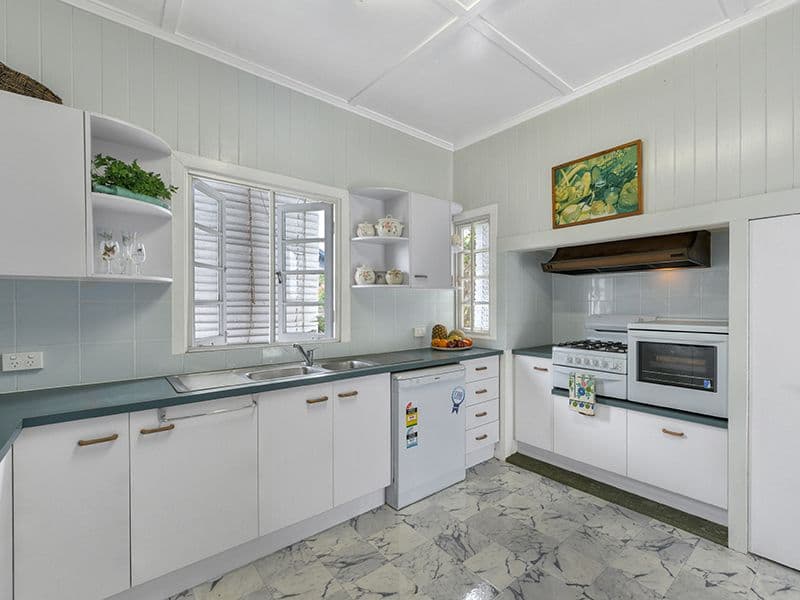 46 Crawford Avenue, Stafford QLD 4053, Stafford - Thumbnail 2