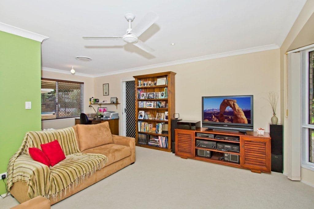 6 Kintyre Crescent, BANORA POINT NSW 2486, Banora Point - Thumbnail 3