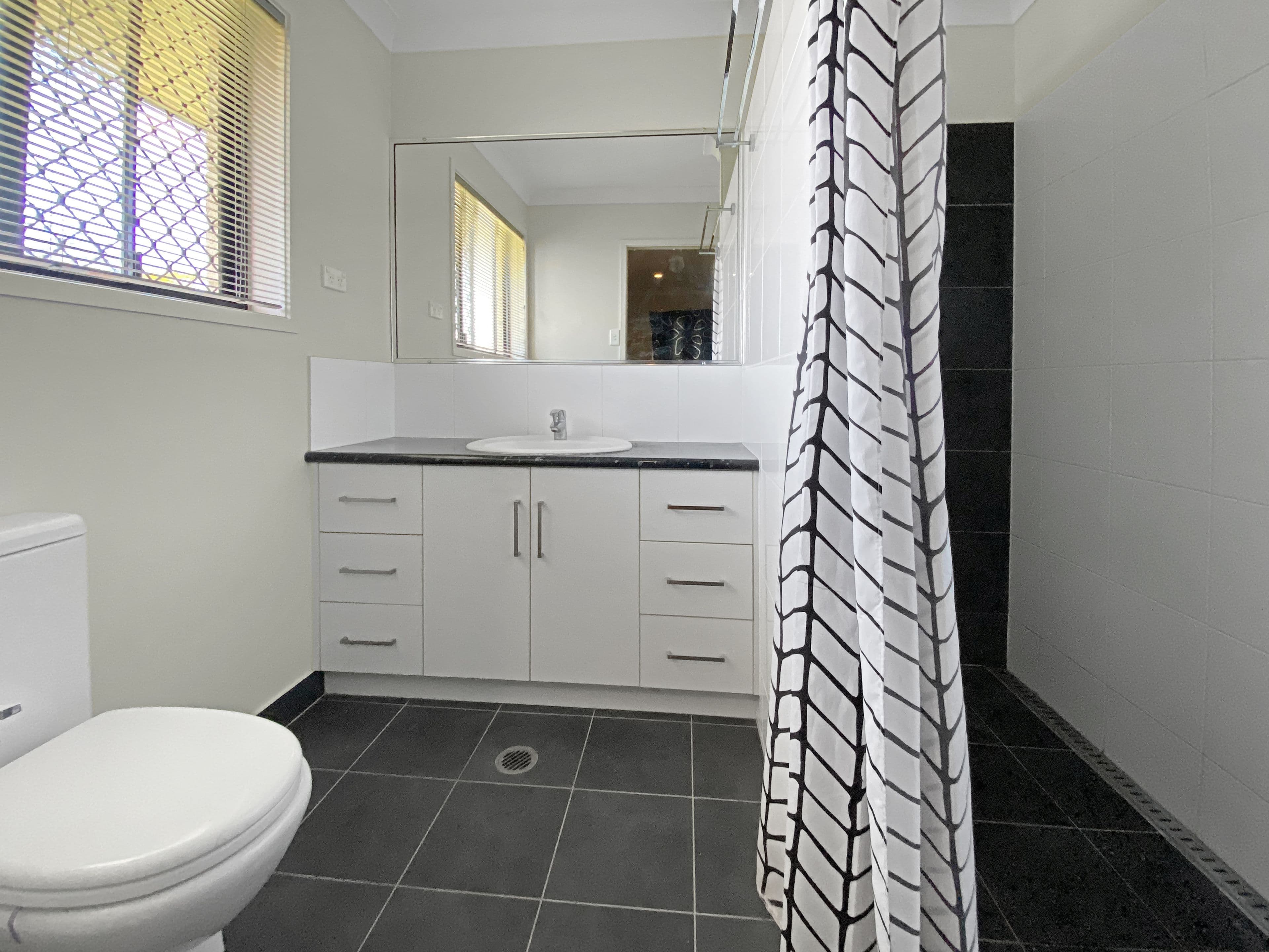 14 Pacific Avenue, Sarina QLD 4737, Sarina - Thumbnail 5